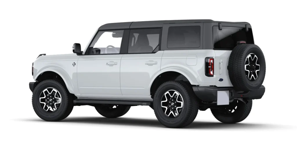 FORD-Bronco-Outer-Banks-2.7-EcoBoost-V6-335CV-trasera.webp