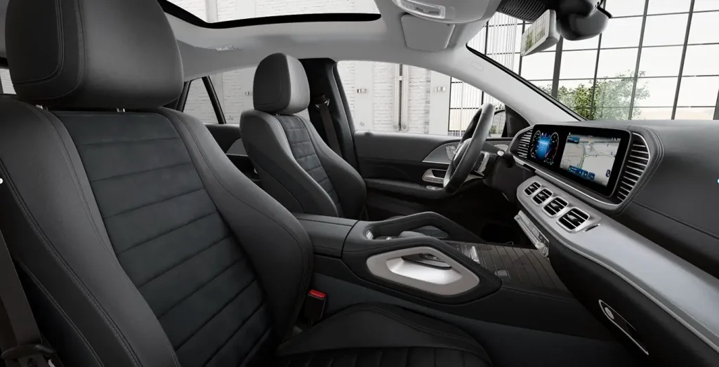 Interior delantero del Mercedes-Benz GLE 300d 4MATIC Coupé
