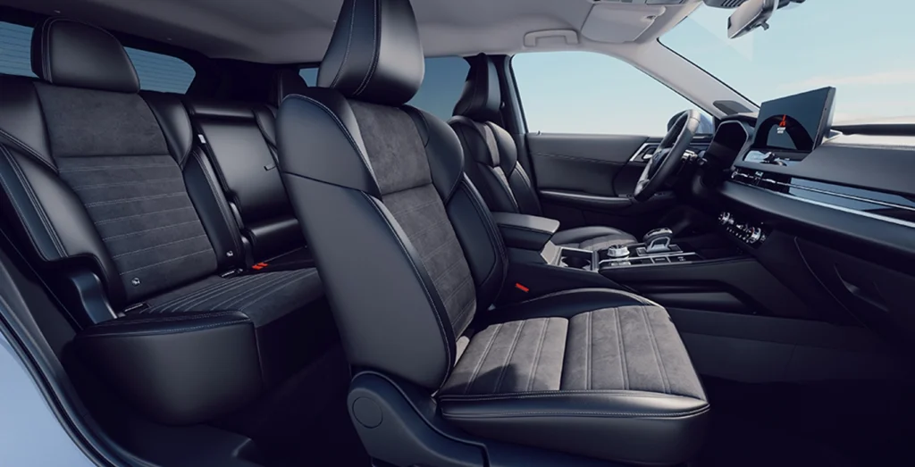 Mitsubishi-Outlander-PHEV-Kaiteki-4WD-225kW-interior-delantera