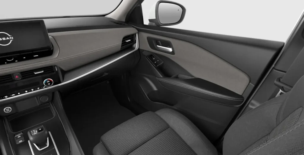 Puesto de conducción del Nissan Qashqai DIG-T 158 CV MHEV