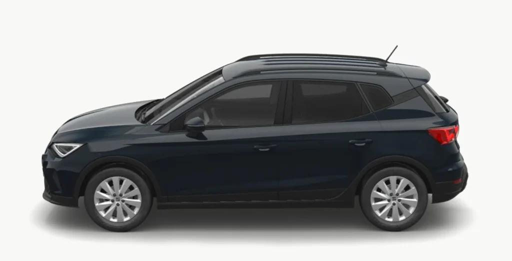 Lado del Seat Arona 1.0 TSI en vista lateral completa