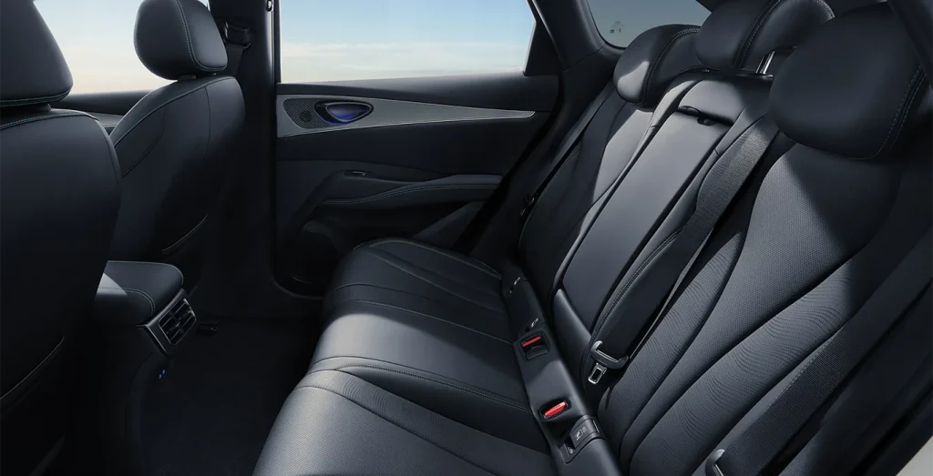 Interior trasero BYD Seal 6 DM-I Boost Touring, comodidad y espacio para pasajeros