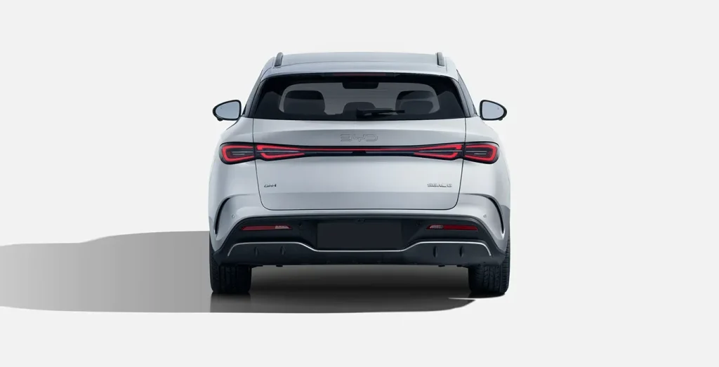 BYD Seal 6 DM-I Boost Touring blanco vista trasera, luces traseras y maletero