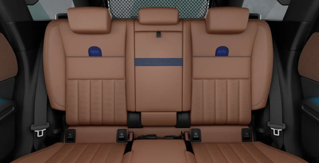 Interior trasero Mini Countryman D Favoured 120kW