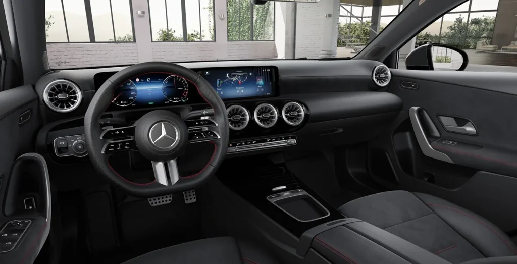 MERCEDES-BENZ-CLASE-A-A-250-e-con-tecnologia-hibrida-EQ-interior-delantera.webp
