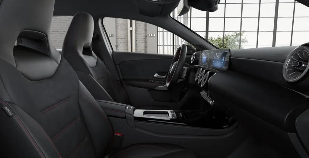MERCEDES-BENZ-CLASE-A-A-250-e-con-tecnologia-hibrida-EQ-interior-delantera-II.webp