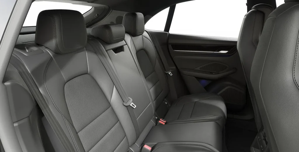 Porsche-Macan-4-408CV-interior-trasera.webp