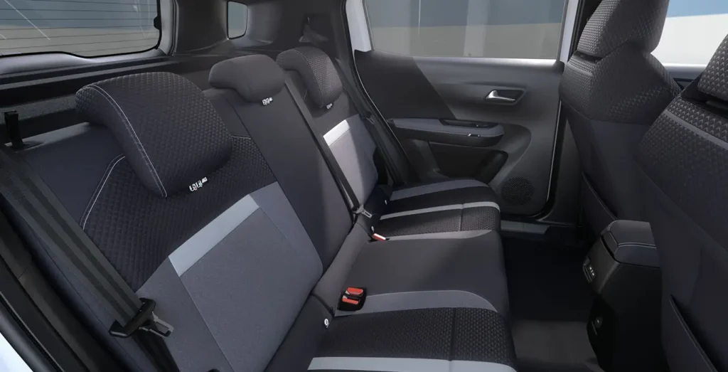 Opel Frontera GS Hybrid interior asientos traseros
