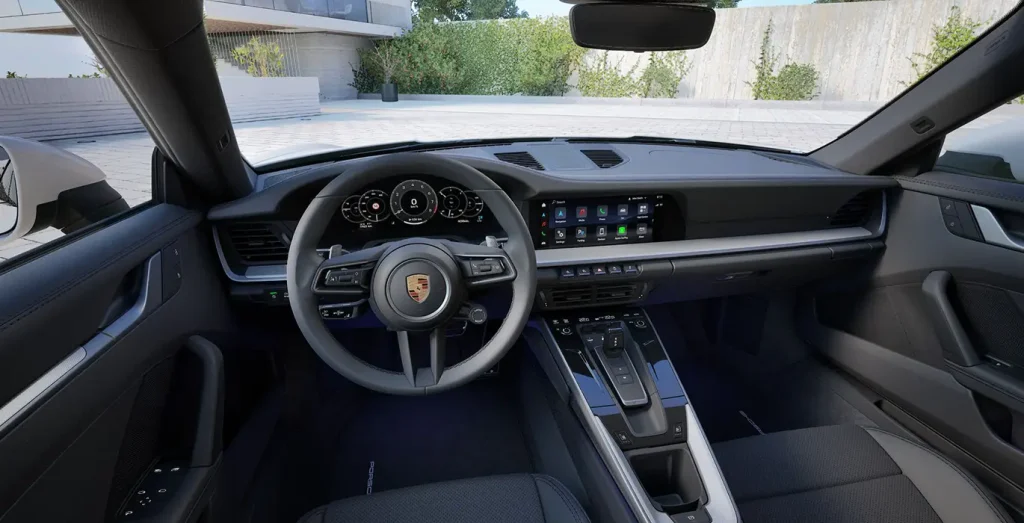 Porsche-911-Carrera-interior-delantera.webp