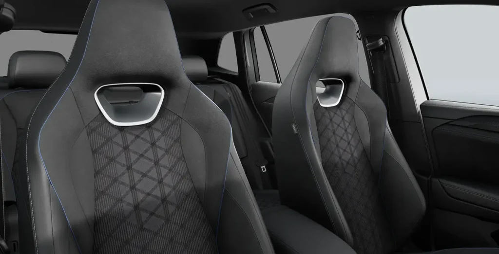Volkswagen Tiguan R-Line eTSI interior delantero segunda vista