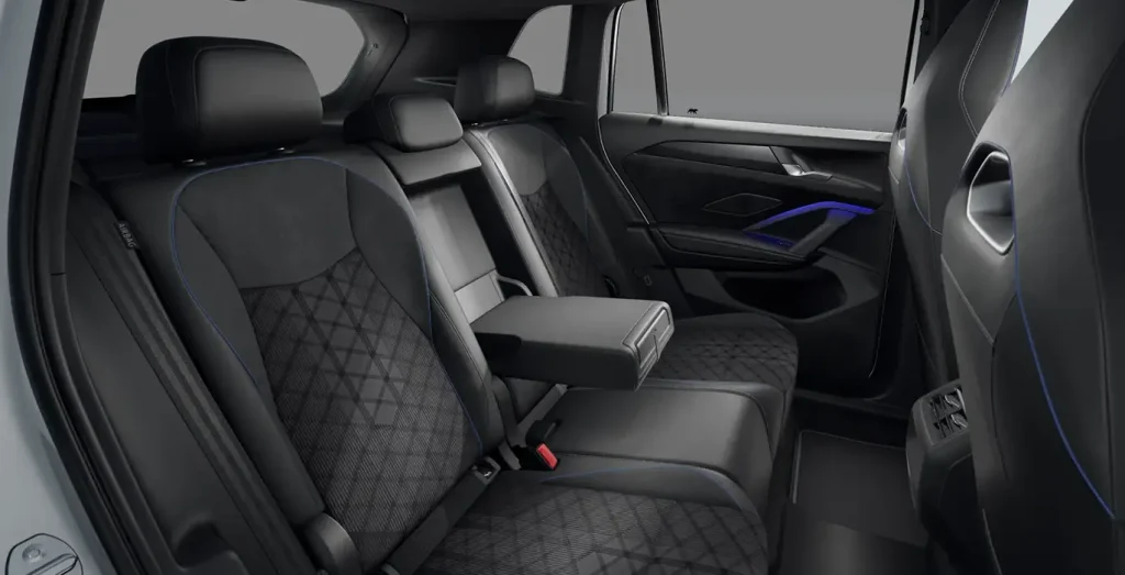 Volkswagen Tiguan R-Line eTSI interior asientos traseros
