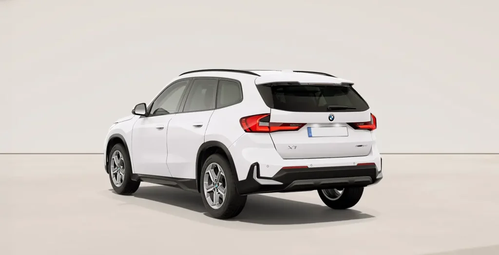 BMW X1 sDrive20d blanco visto desde la trasera