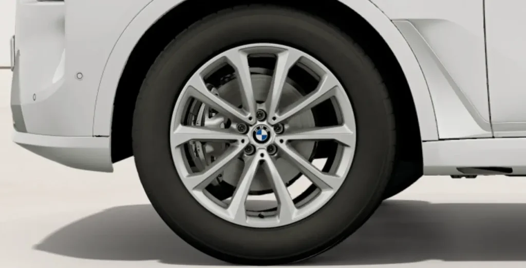 BMW-X7-xDrive40i-rueda.webp