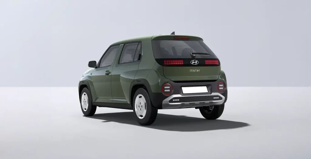 Hyundai Inster 97 CV 42 kWh Klass verde vista trasera