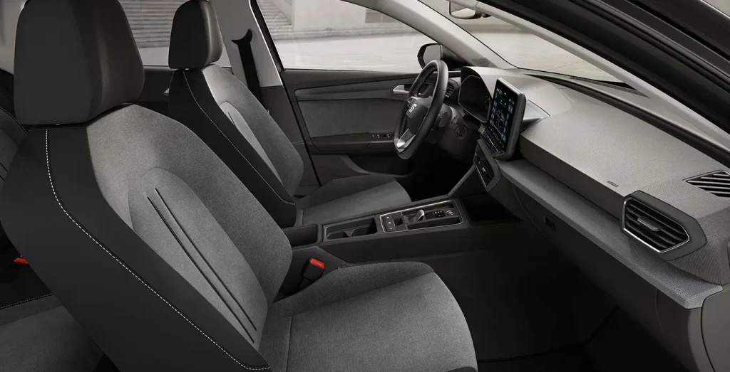 Seat León 1.5 eTSI DSG Style XL interior zona delantera