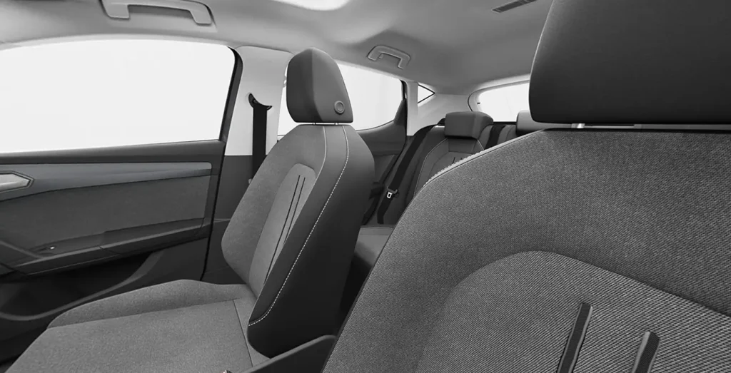 Interior trasero del Seat León 1.5 eTSI 115CV DSG Style XL