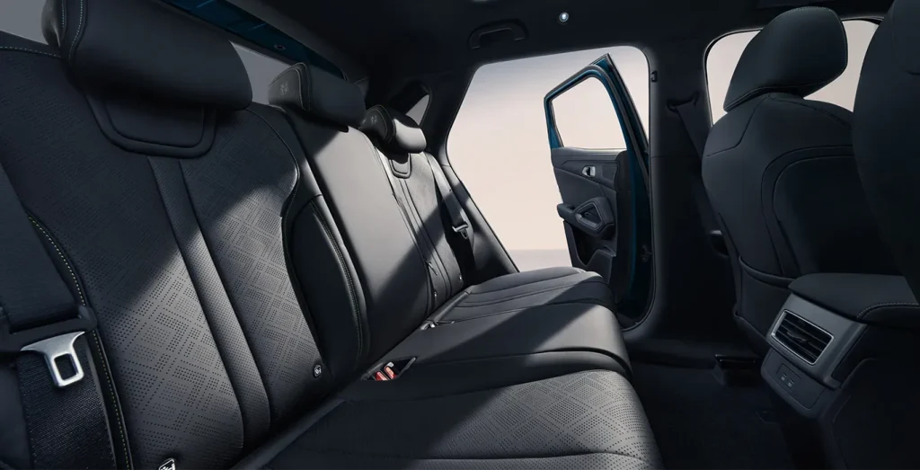 Interior trasero del BYD ATTO 2 DM-i Active