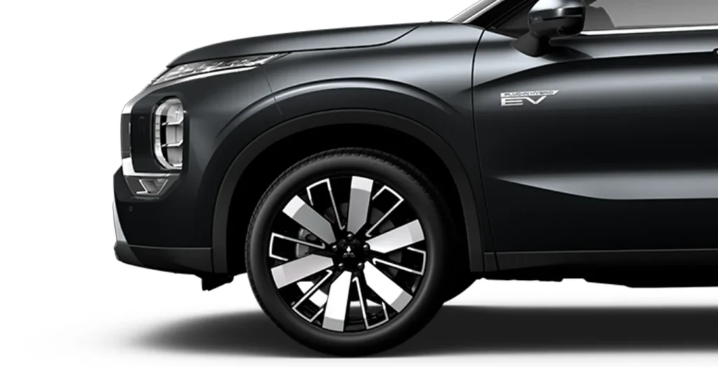 Detalle de rueda del Mitsubishi Outlander PHEV Kaiteki