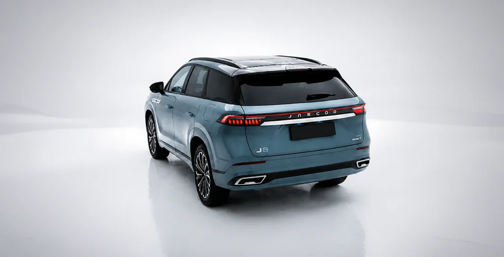 Vista trasera Jaecoo 8 PHEV sedán híbrido enchufable LED blanco