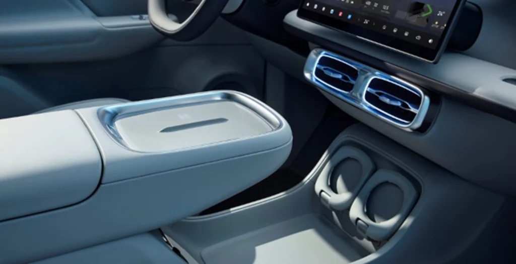 Leapmotor B10 interior delantera pantalla táctil volante digital