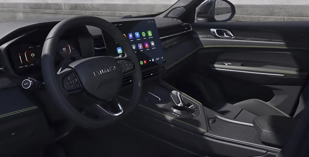 Lynk-Co-01-1.5-PHEV-Core-interior-delantera.webp