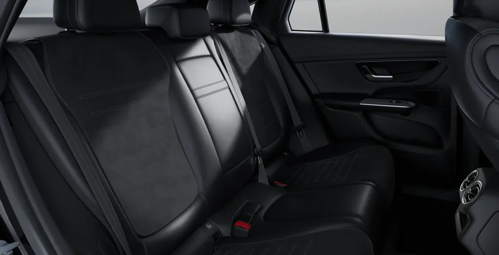 Mercedes-Benz-GLC-Coupe-300-de-4MATIC-interior-trasera.webp