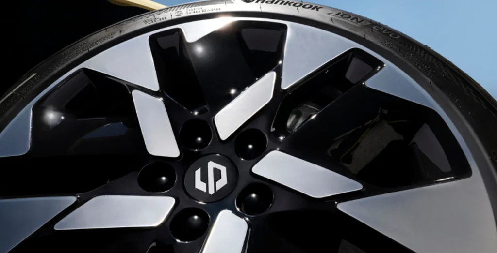 Leapmotor-B05-5P-BEV-56.2kWh-Life-rueda.webp