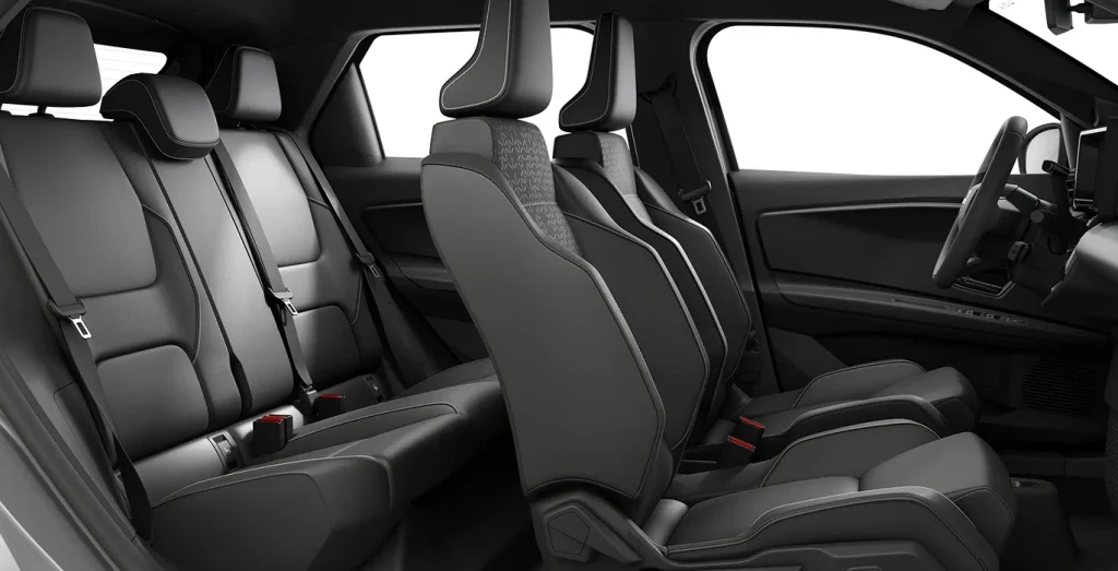 Nissan-Micra-40kWh-Acenta-AT-interior-trasera.webp