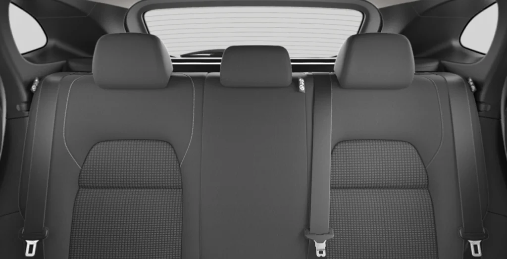 Nissan-Qashqai-DIG-T-158CV-MHEV-4x2-Acenta-WHT-interior-trasera.webp