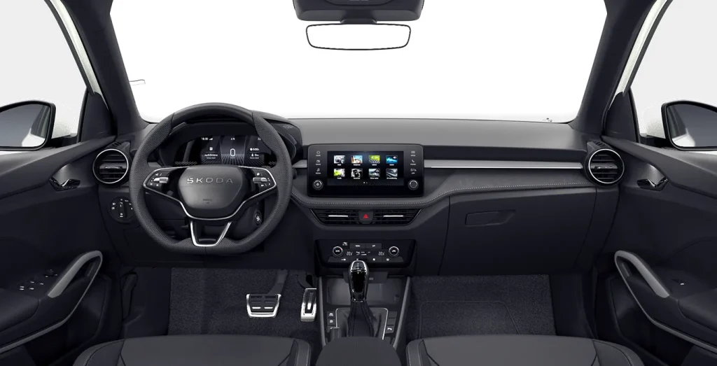 Skoda-Fabia-1.5-TSI-110kW-150CV-DSG-Plus-interior-delantera.webp