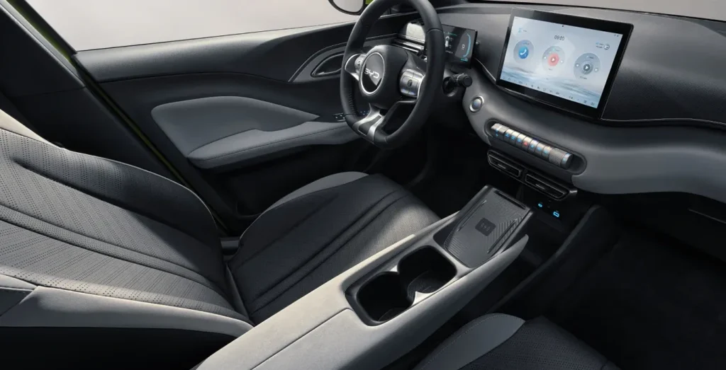 BYD-Dolphin-Surf-Boost-interior-delantera-II.webp