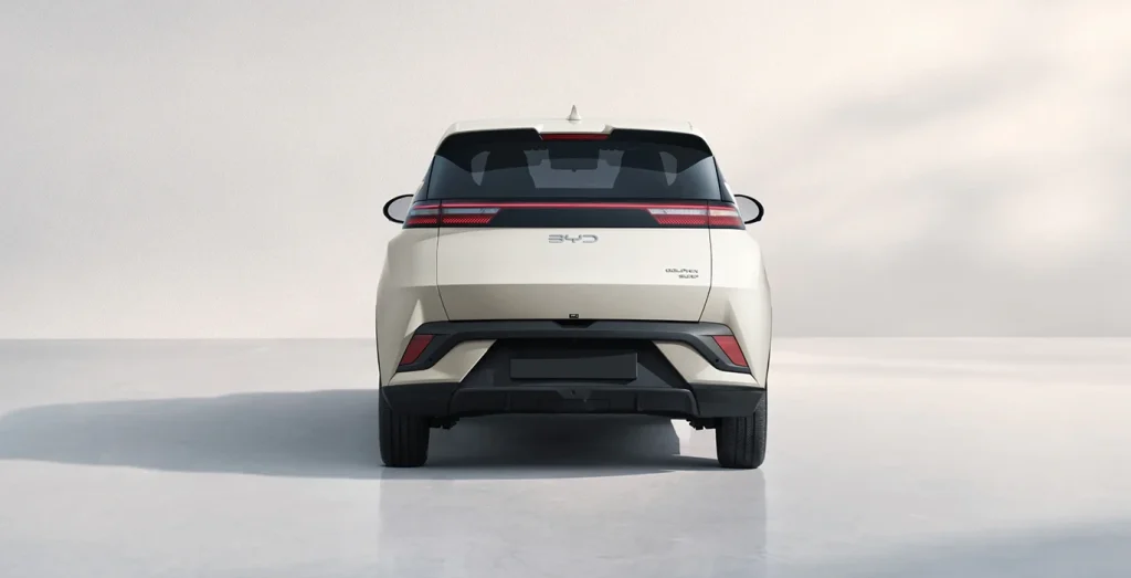 BYD-Dolphin-Surf-Boost-trasera.webp