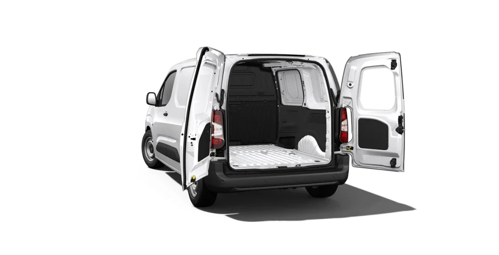 Citroen-Berlingo-Talla-M-BlueHDI-100cv-II-van-trasera-abierta.webp
