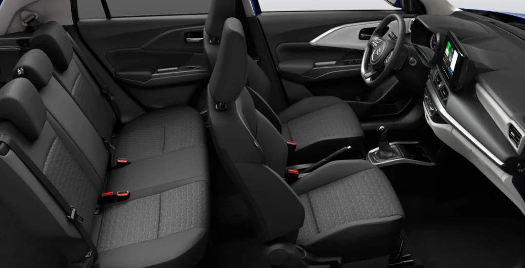 SUZUKI-SWIFT-1.2-S2-MILD-HYBRID-MANUAL-interior-trasera.webp